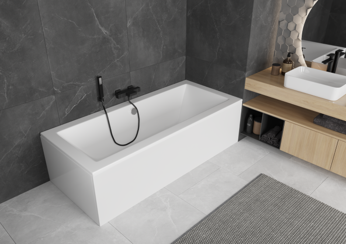 Wanne im kleinen Badezimmer