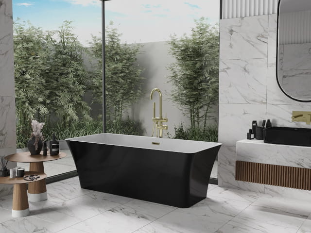 Fliesen 60x60 auf der Terrasse und im Badezimmer