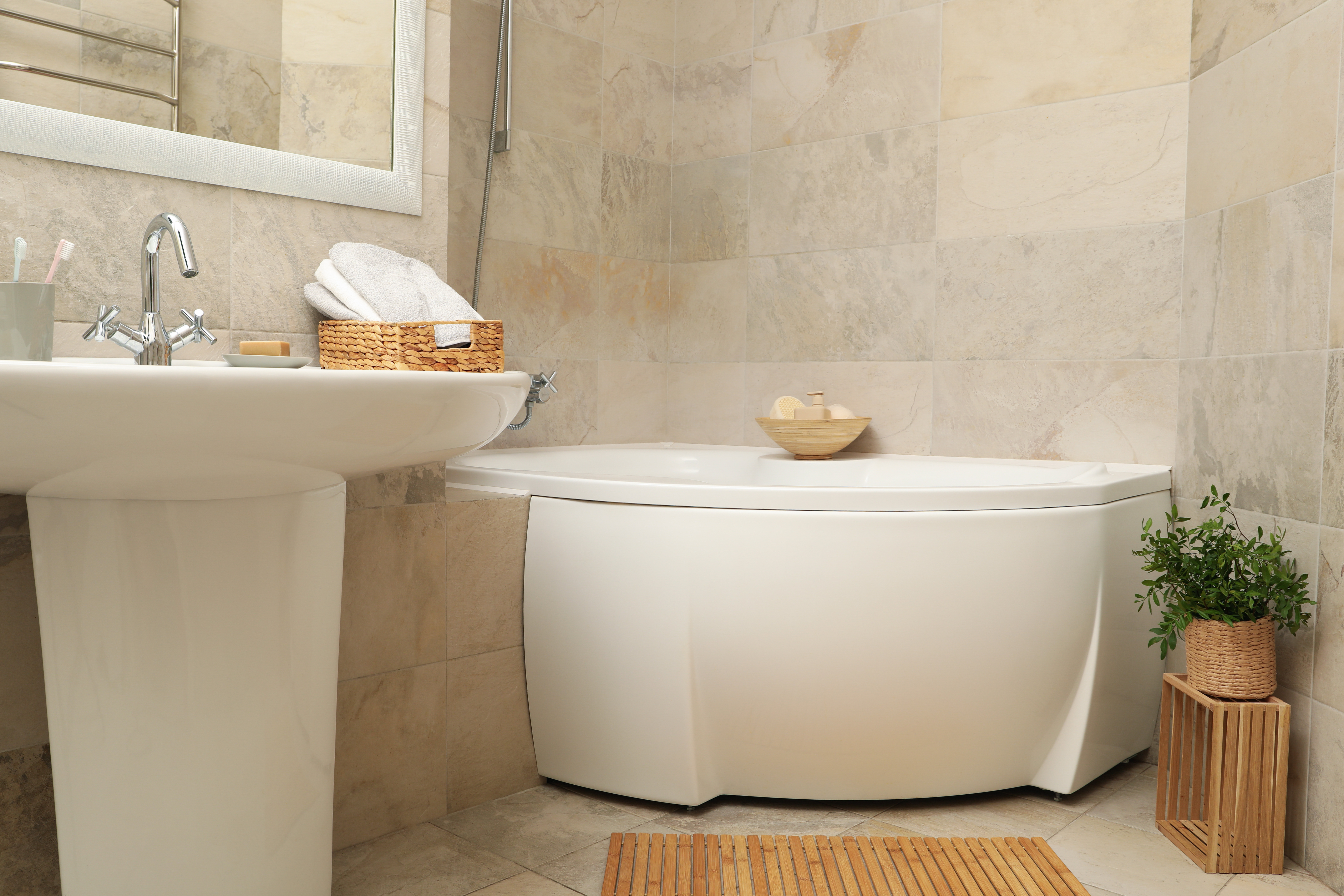 Warum lohnt es sich, die Badewanne zu verkleiden?