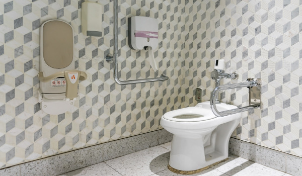 Warum Wandhandläufe im Badezimmer montieren?