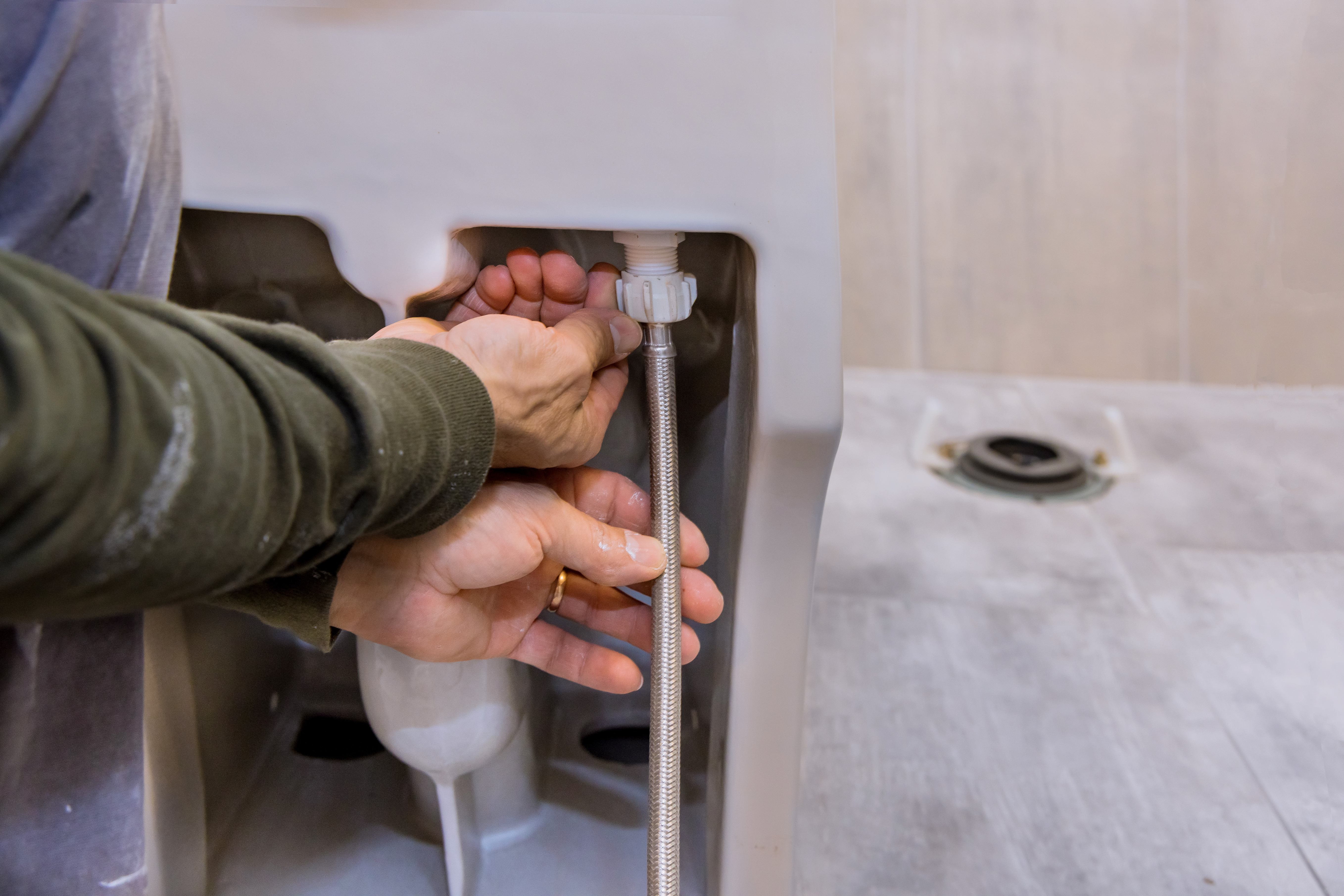 Wie montiert man einen Unterputz-Spülkasten für die Toilette?