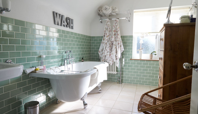 Worauf sollte man bei der Auswahl von Badezimmermöbeln achten?