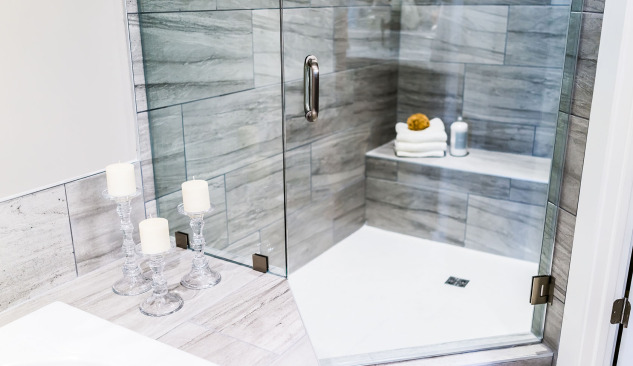 Welche Duschwanne wählen - flach oder tief?