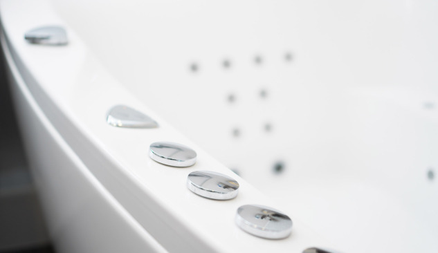 Wie pflegt man Thermostat-Badebatterien?