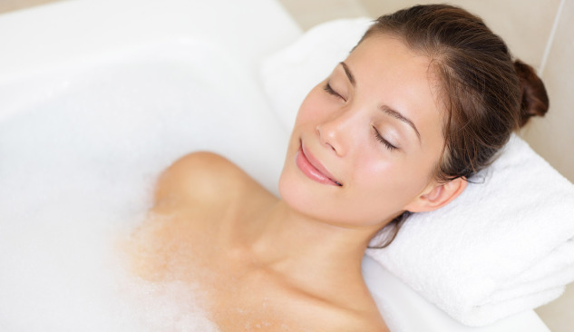 Ist es wert, sich für eine Gusseisenbadewanne zu entscheiden?