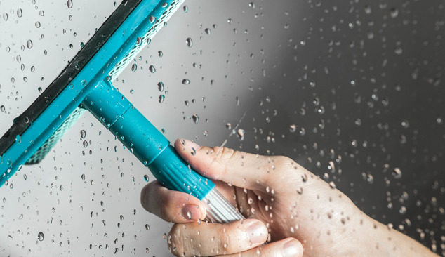 Wie reinigt man eine Duschkabine ökologisch?