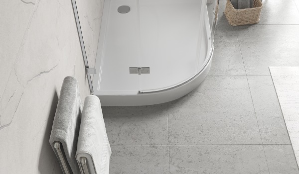 Asymmetrische Halbkreisdusche für das Badezimmer
