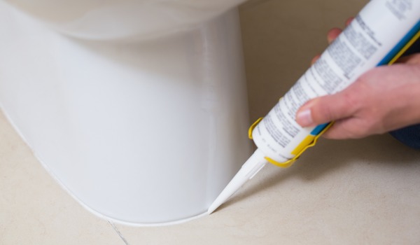 Wie lange trocknet Sanitärsilikon im Badezimmer?