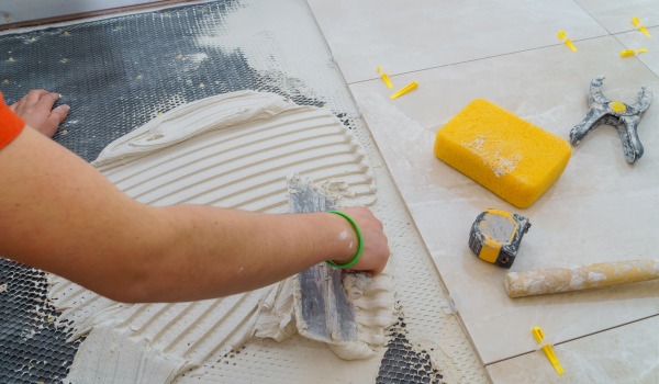 Welchen Fliesenkleber wählen?