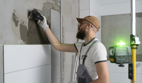 Renovierung des Badezimmers - Kosten 2026. Was im Budget berücksichtigt werden muss und wie man wirklich sparen kann