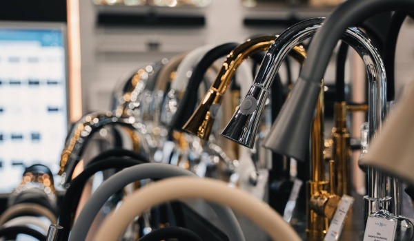 Wir eröffnen einen neuen Showroom in Kattowitz — erleben Sie Badezimmereinrichtungen live!