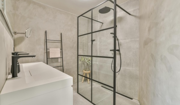 Walk-in-Dusche – welche Maße sollte sie haben? 