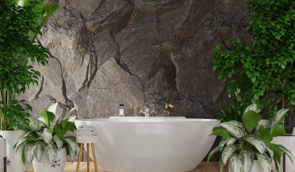 Freistehende Badewanne im stilvollen Badezimmer