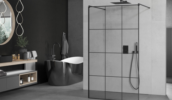 Moderne Badezimmer mit schwarzen Akzenten