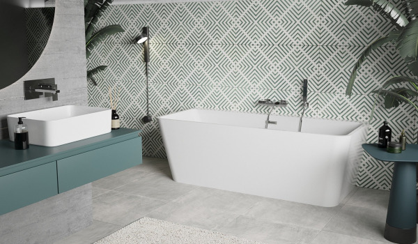 Betonbad mit Elementen im Boho-Stil