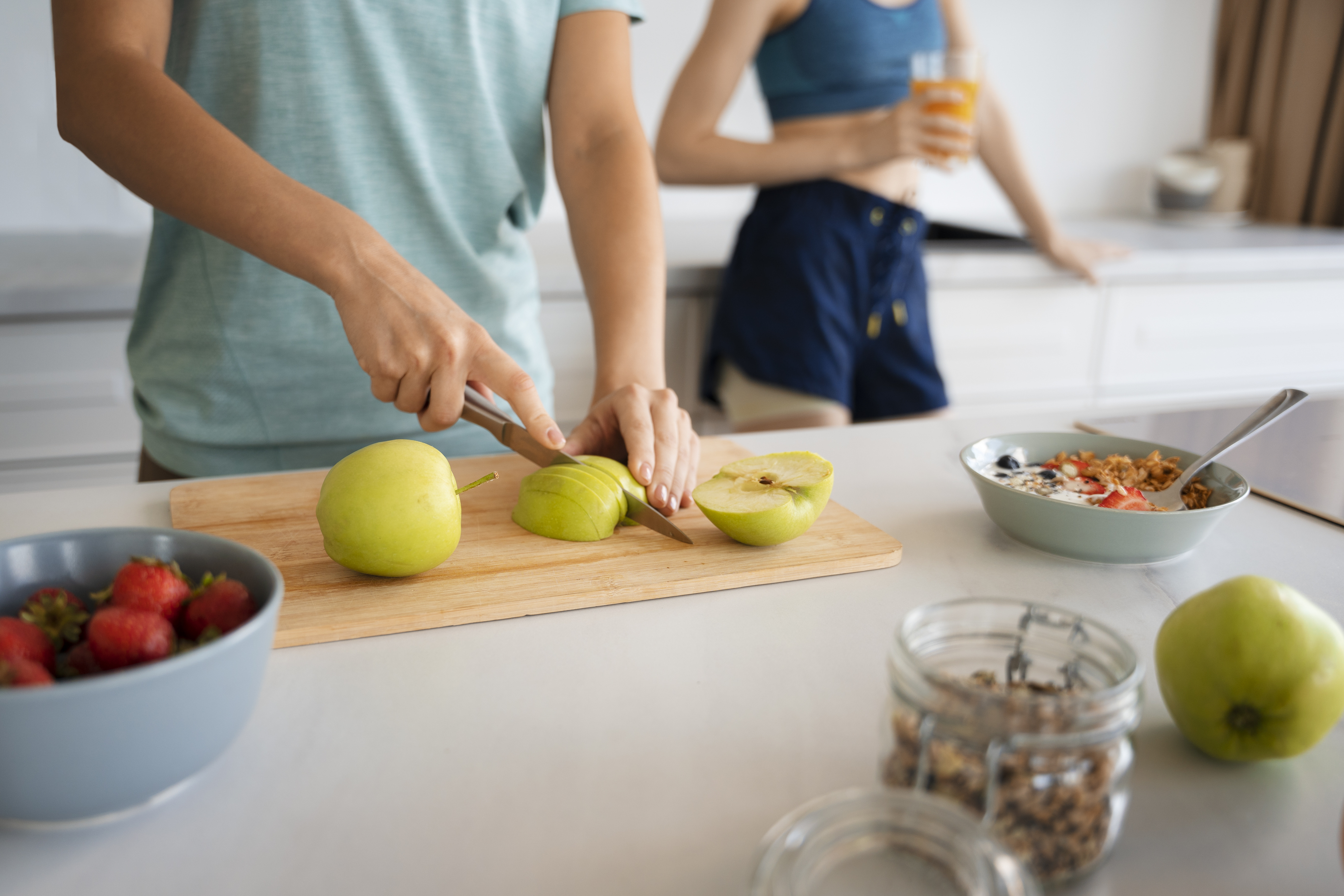 Wie wird man Fruchtfliegen in der Küche los? 5 bewährte Methoden