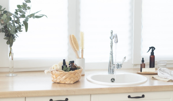 Spüle unter dem Fenster in der Küche – ja oder nein?