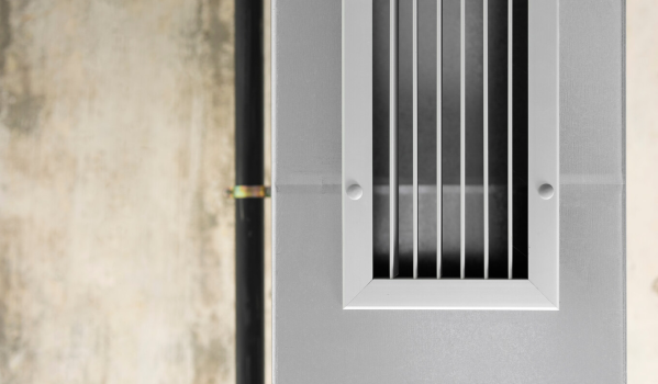 Wie schließt man einen Badezimmerlüfter an die Beleuchtung an?